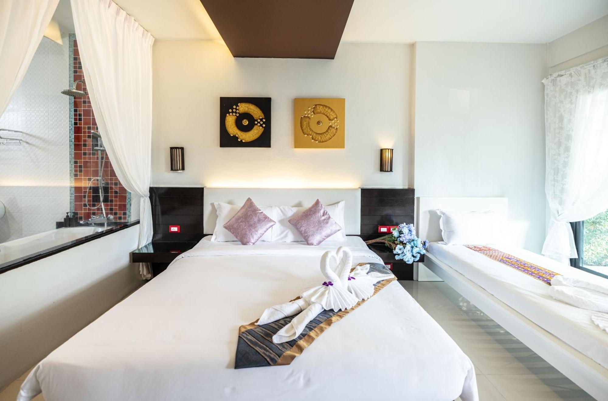 Blue Carina Hotel Phuket Bagian luar foto