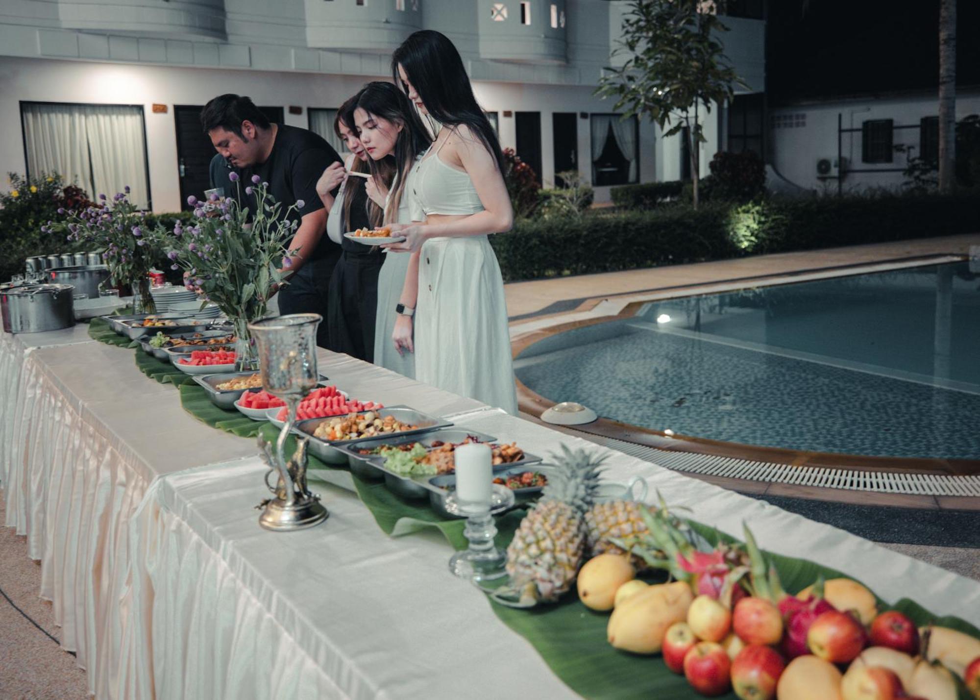 Blue Carina Hotel Phuket Bagian luar foto