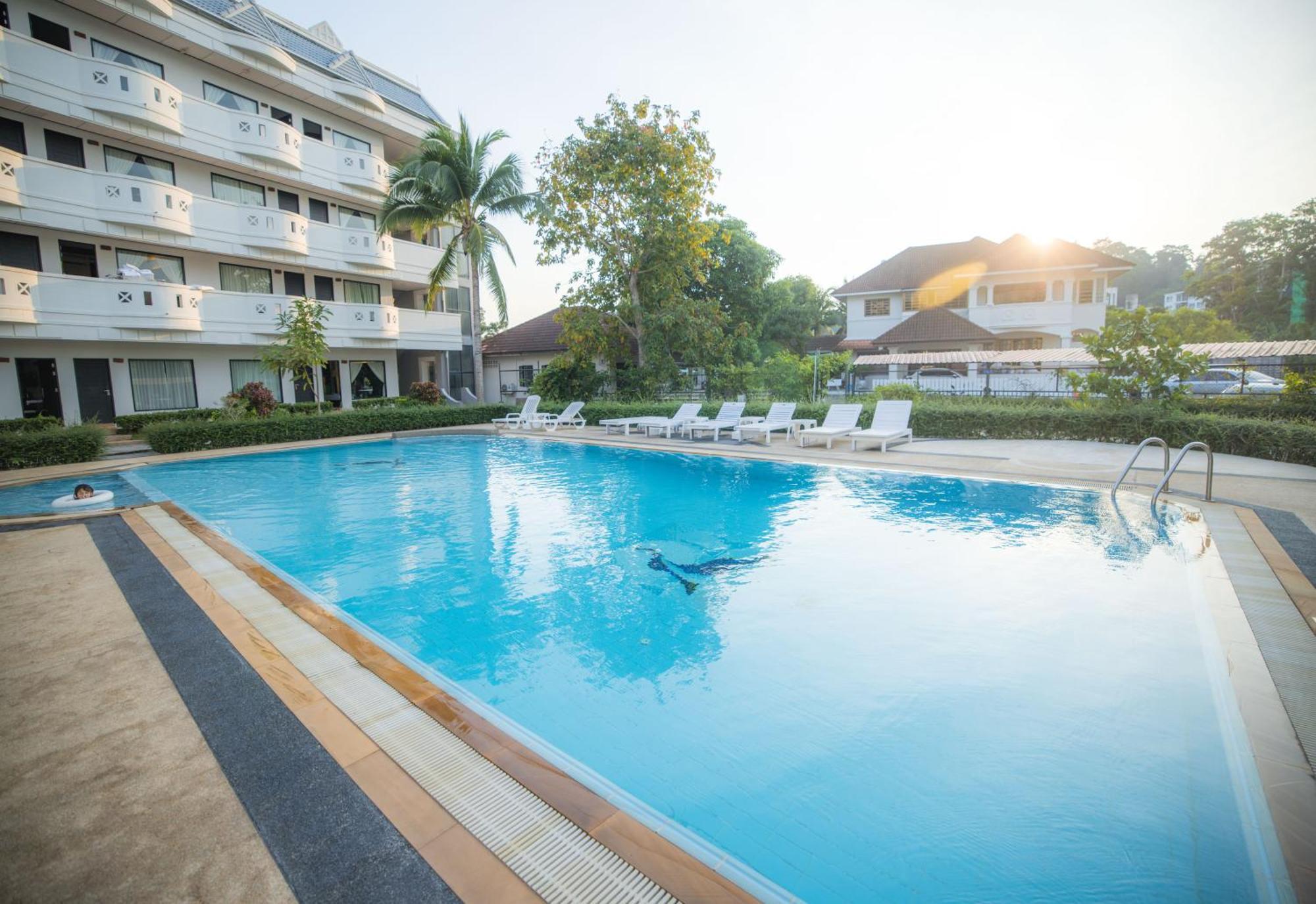 Blue Carina Hotel Phuket Bagian luar foto