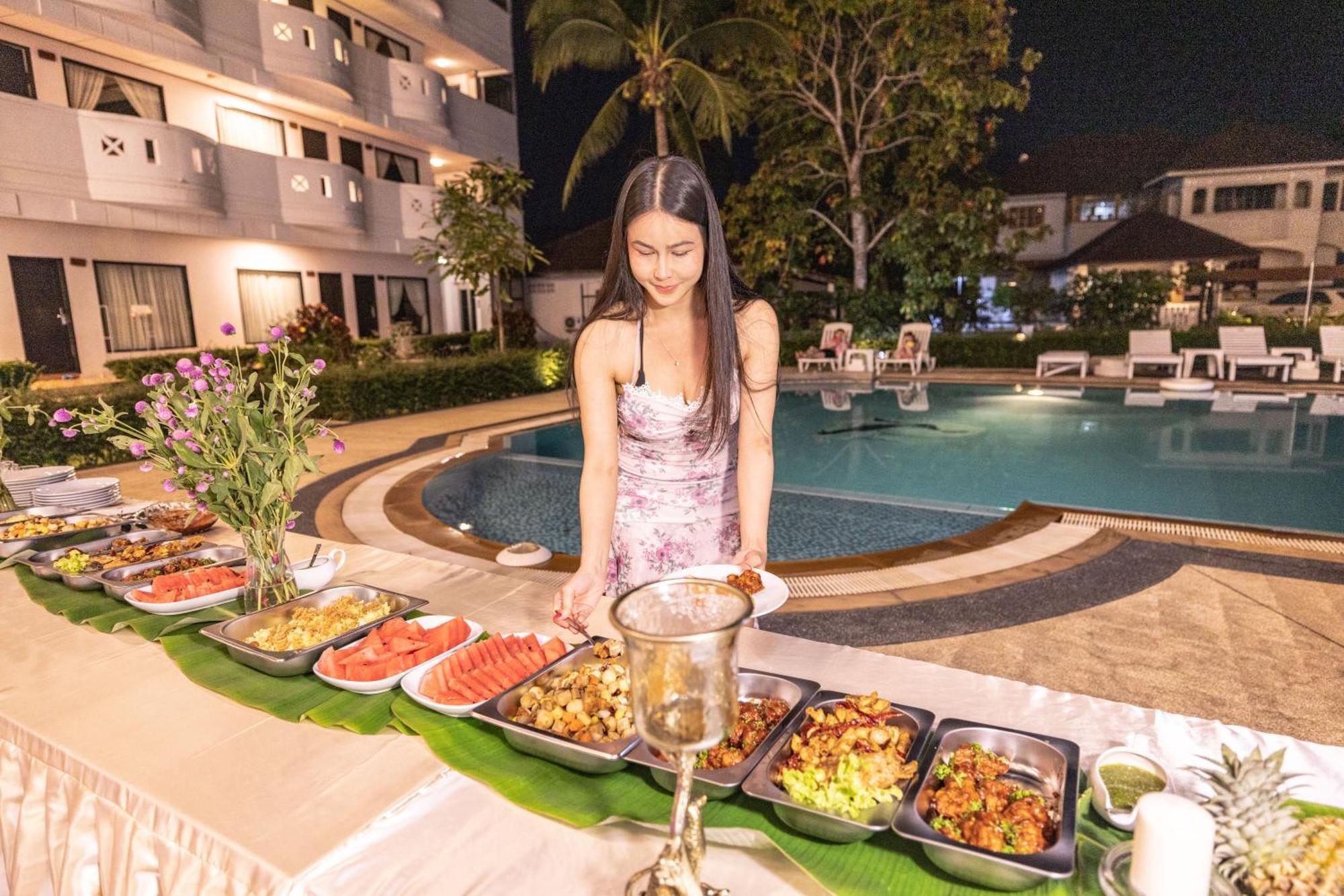 Blue Carina Hotel Phuket Bagian luar foto