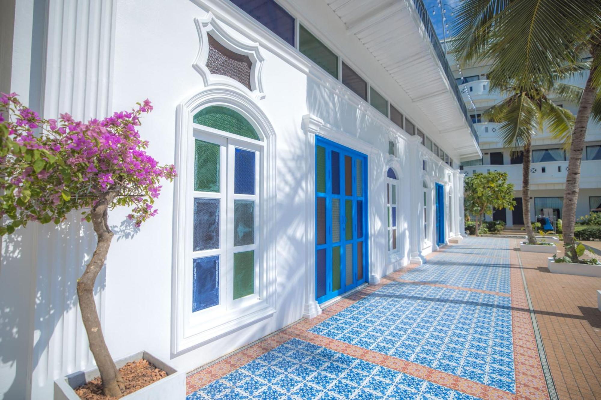 Blue Carina Hotel Phuket Bagian luar foto