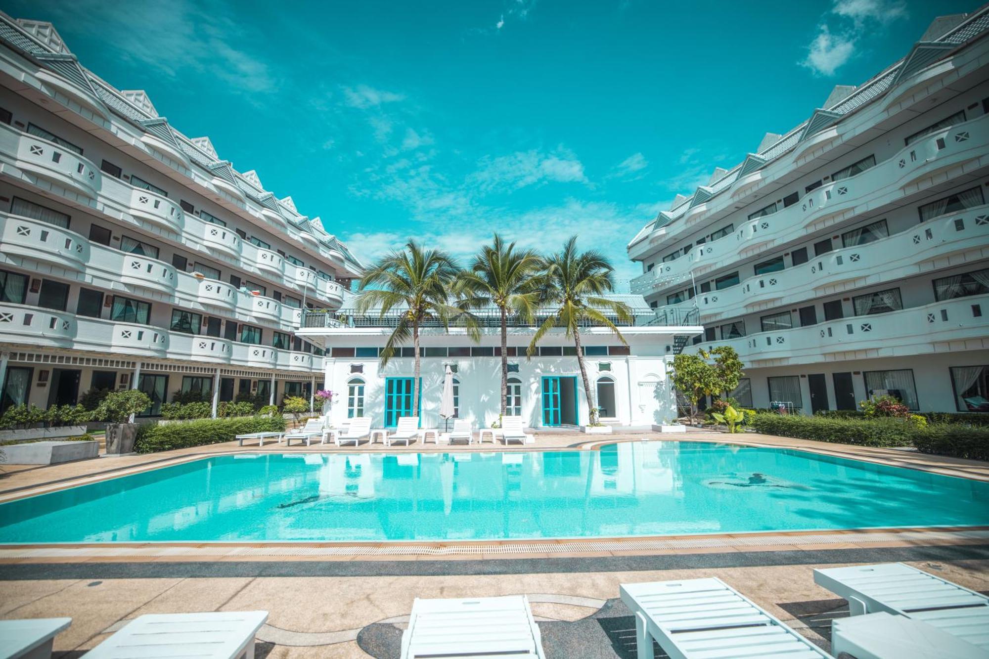 Blue Carina Hotel Phuket Bagian luar foto