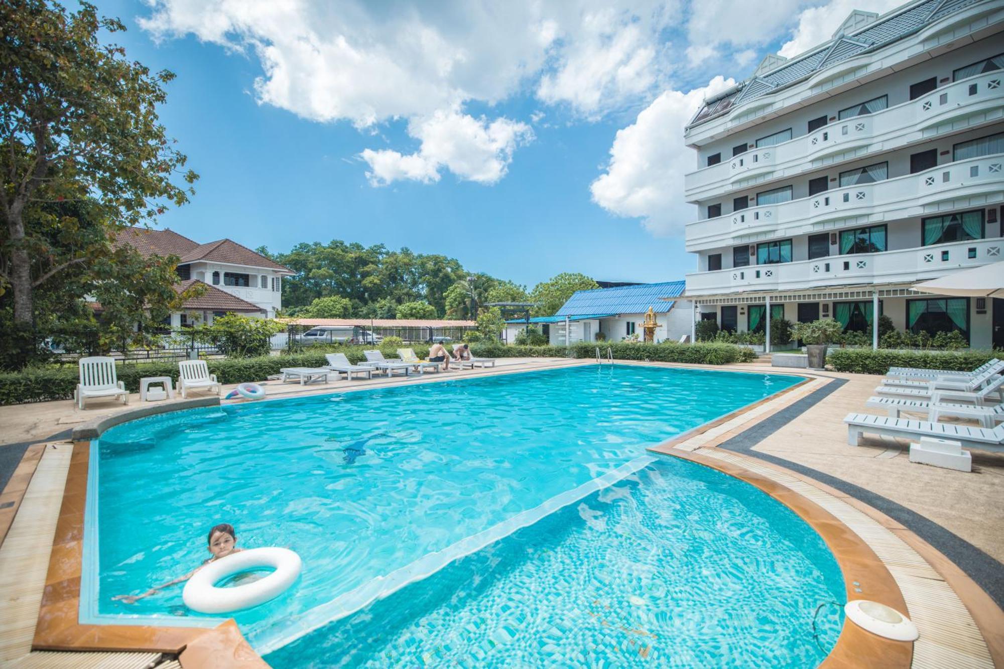 Blue Carina Hotel Phuket Bagian luar foto