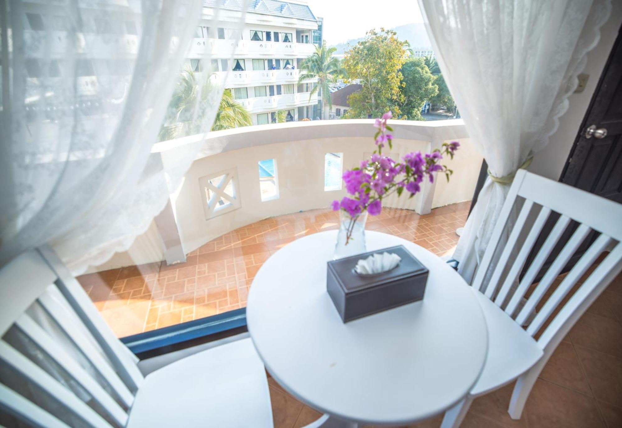 Blue Carina Hotel Phuket Bagian luar foto