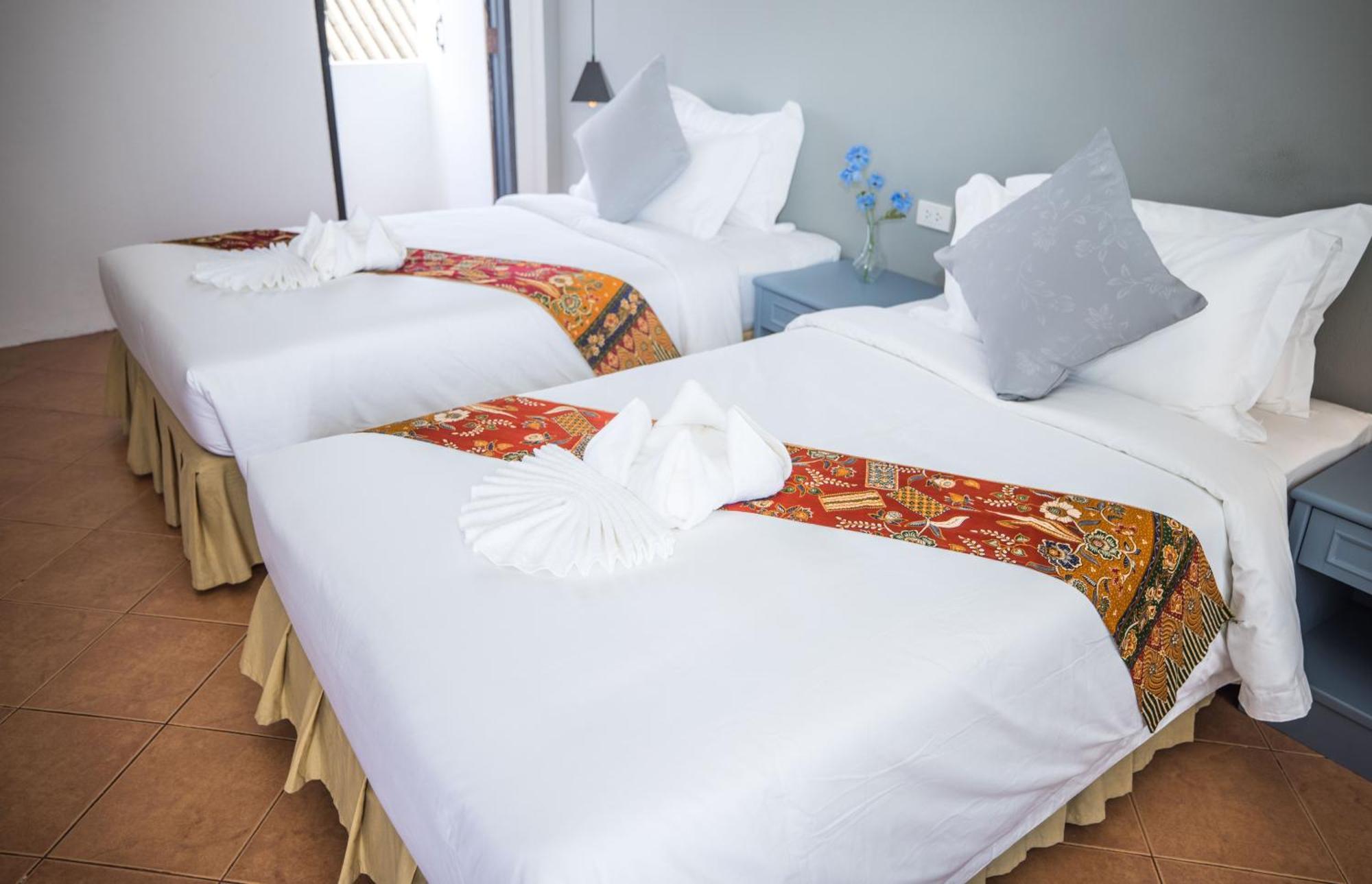 Blue Carina Hotel Phuket Bagian luar foto