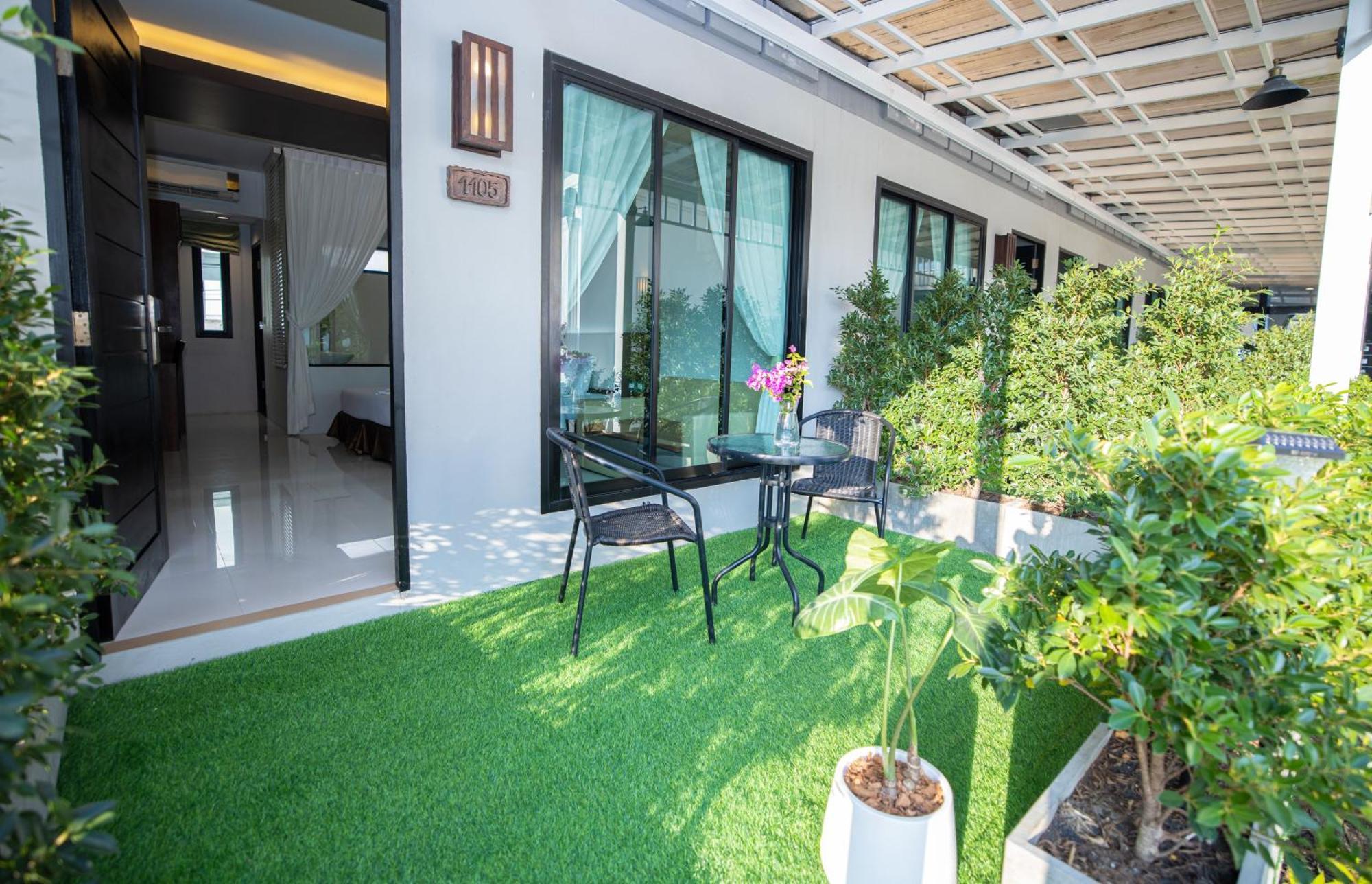 Blue Carina Hotel Phuket Bagian luar foto