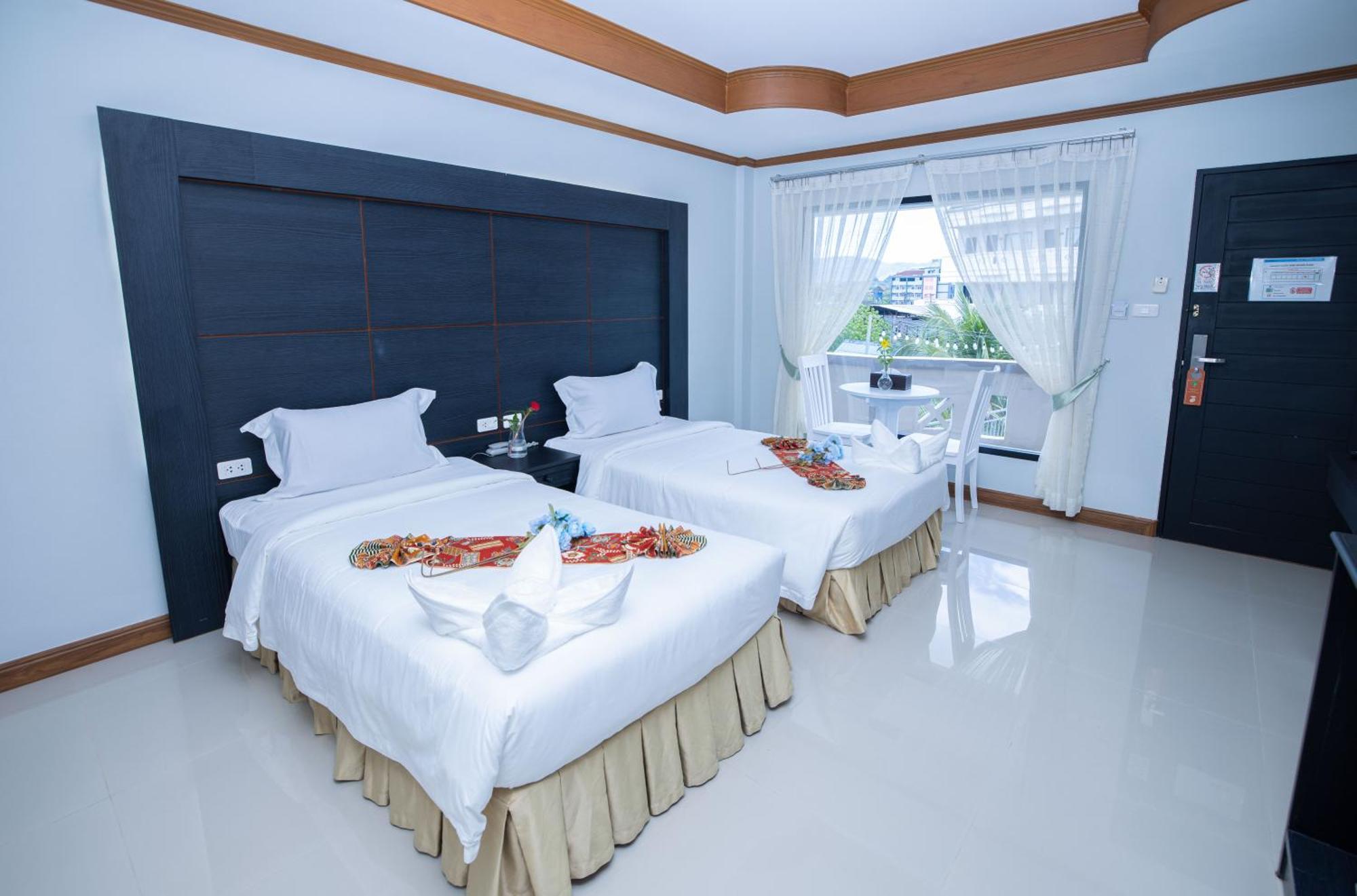 Blue Carina Hotel Phuket Bagian luar foto