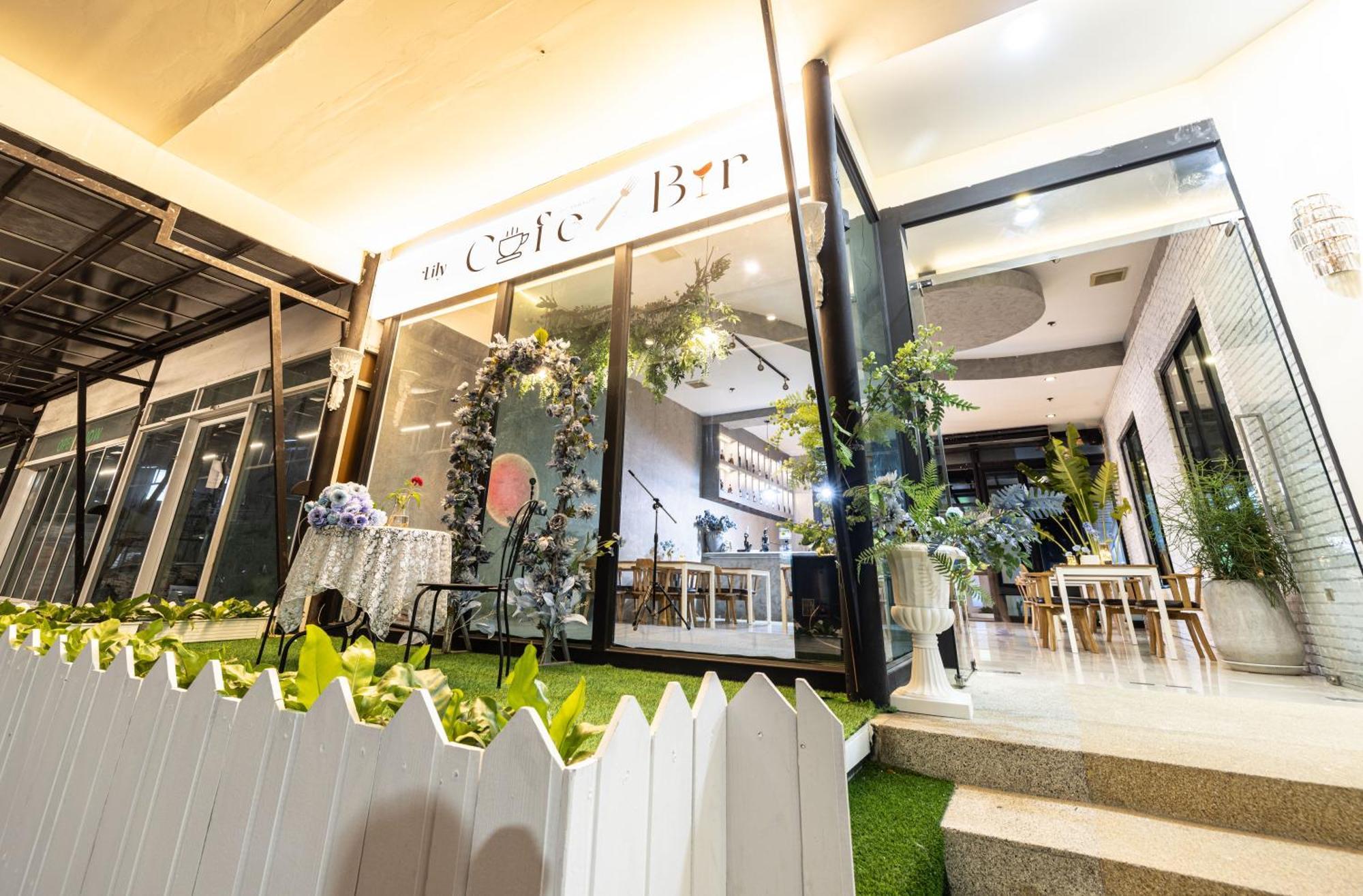 Blue Carina Hotel Phuket Bagian luar foto