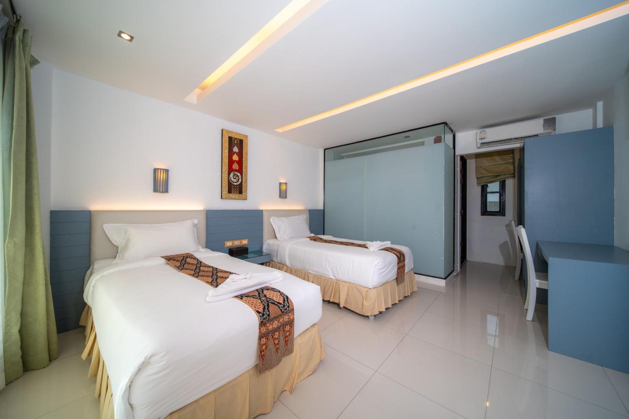 Blue Carina Hotel Phuket Bagian luar foto