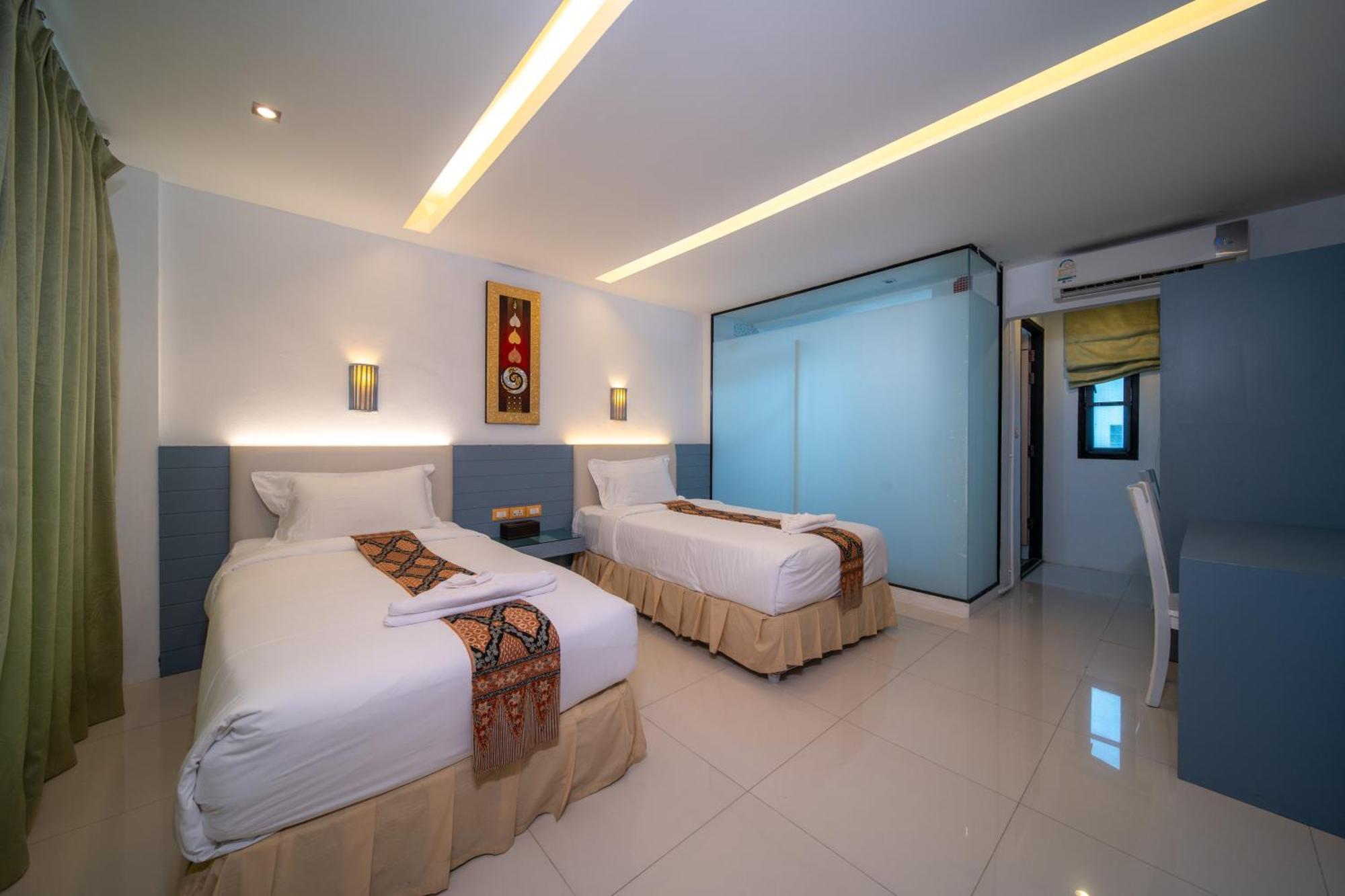 Blue Carina Hotel Phuket Bagian luar foto