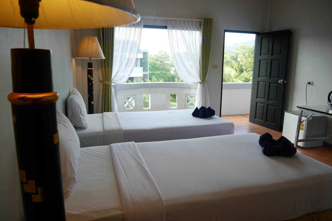 Blue Carina Hotel Phuket Bagian luar foto